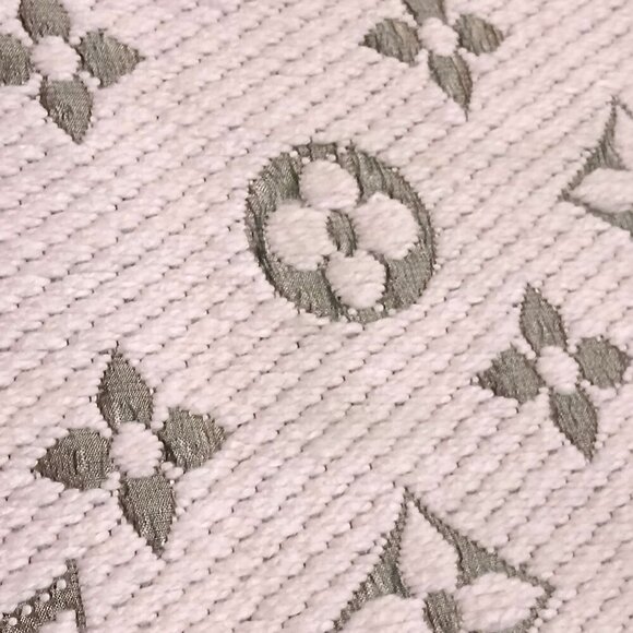 LOUIS VUITTON LV Monogram Rare Lavender Light Purple Scarf - Picture 10 of 13